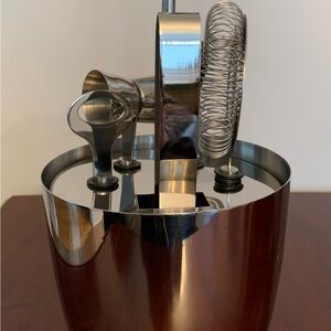 Sleek Silver Bar Tool Set